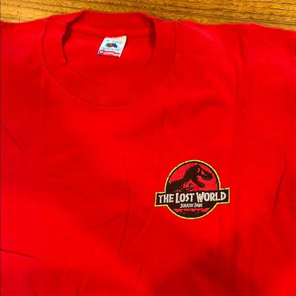 Fruit of the Loom Red Jurassic Park left chest print - Picture 1 of 1